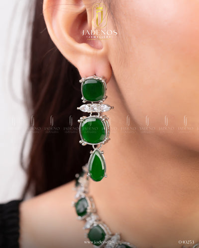 The Majestic Grace Necklace Set With Tika